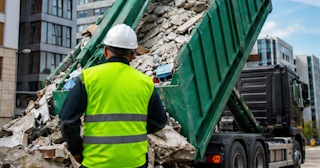 Вывоз строительного мусора в Шадринске: услуги лицензированной компании — ПроМусор